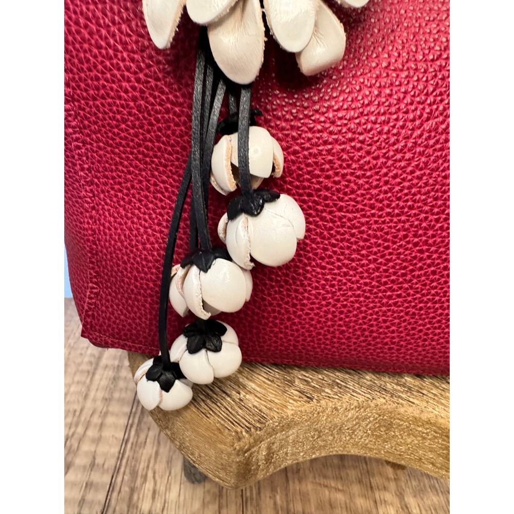 Leather White Daisy Purse Charm Genuine Leather White Dahlia Flower Bag Charm - Picture 3 of 5